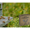 savon abeille en vol miel herbe naturel biologique